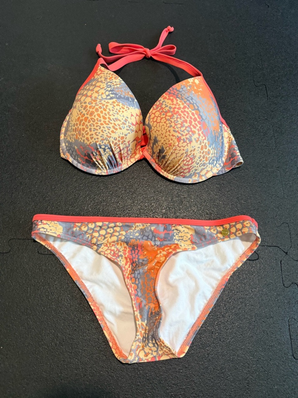VENUS Coral and Gray Patterned Push-Up Bikini Set